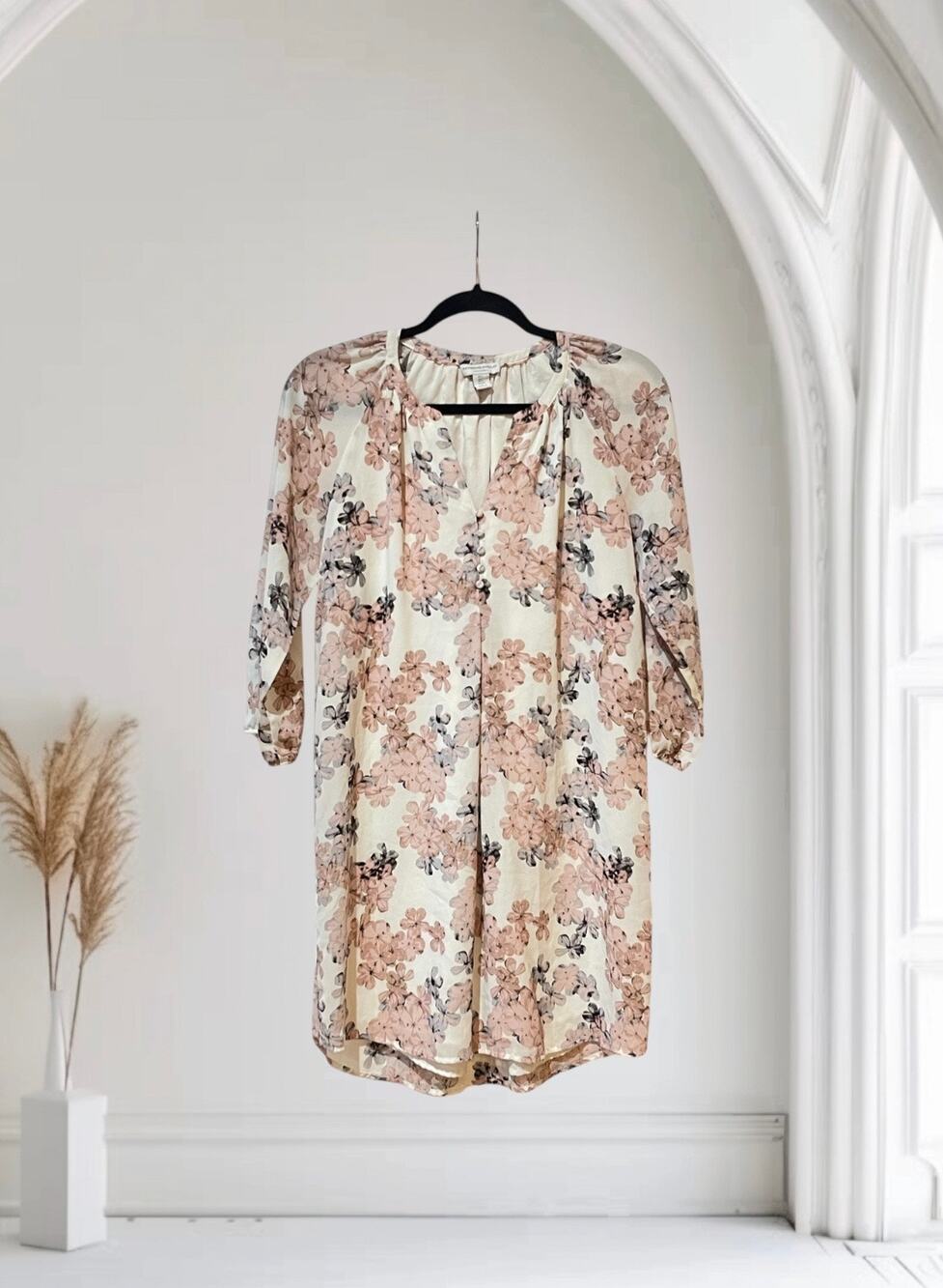 KATHERINE BARCLAY Pink Floral Overlay Dress Size 2 :)